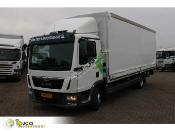 Camion fourgon MAN