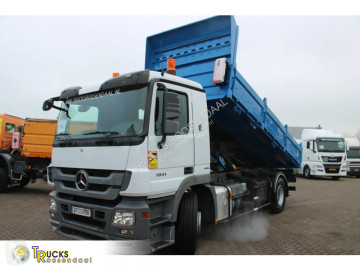 Camion benne Mercedes