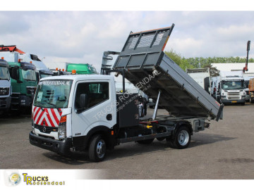 Camion benne Nissan