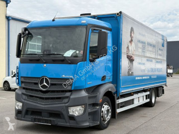Camión lona Mercedes