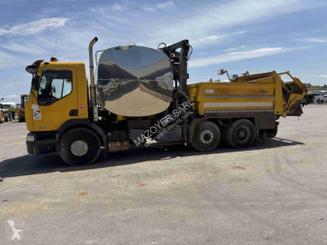 Camion citerne à goudron Renault