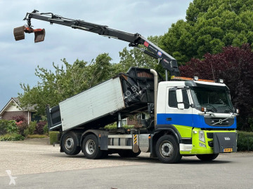 Camion tri-benne Volvo