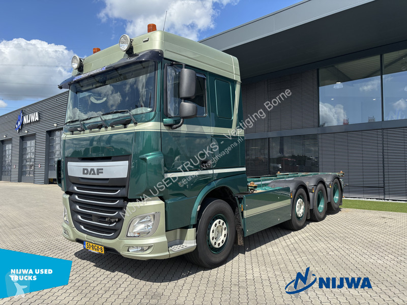 Camión DAF 8x2 20ft container systeem
