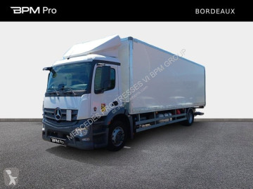 Camion fourgon Mercedes