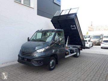 Con volquete Iveco nueva