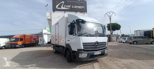 Camion fourgon Mercedes