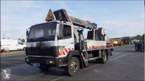 Camion nacelle Mercedes