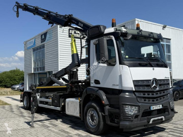 Camion Mercedes Arocs 2645