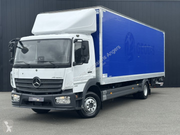 Camion fourgon Mercedes