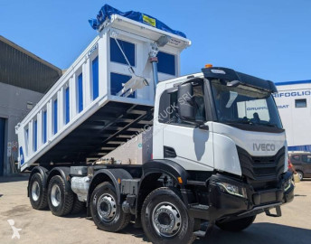 Camión volquete Iveco nuevo