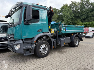 Kamion trojitá korba Mercedes