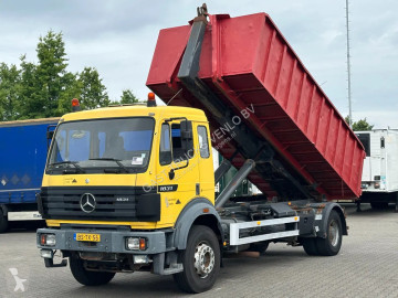 Camion polybenne Mercedes