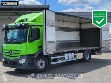 Camion fourgon Mercedes