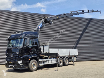 Camion grue Mercedes