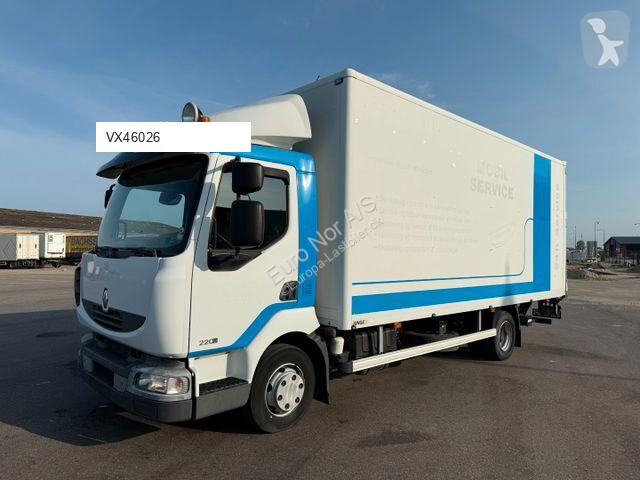 Kamion Renault 220 DXI 4x2 6.0 m Closed box