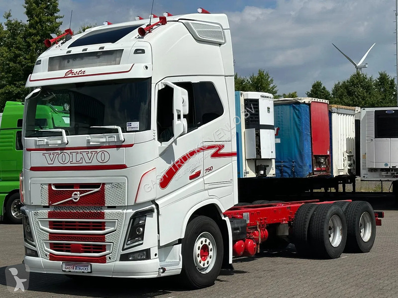 Kamion Volvo 16750 6x4 Globe XL Chassis...