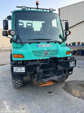 Camion tri-benne Mercedes