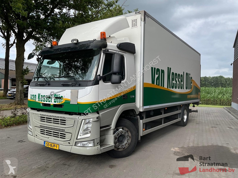 Camion Volvo FM 370 4x2 Euro 6 closed box truck...