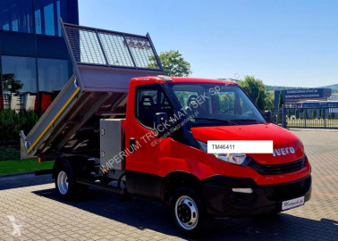 Con volquete Iveco