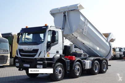 Camion benă Iveco