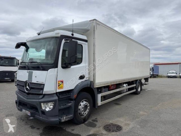 Camion fourgon polyfond Mercedes