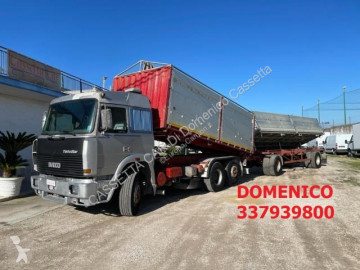 Camión trilateral Iveco