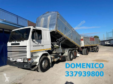 Camión trilateral Scania