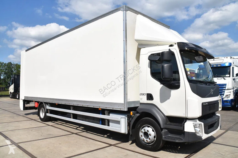 Camion Volvo 280 4x2 + BOX - 163 TKM - AIRCO -...