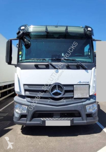 Camion fourgon Mercedes