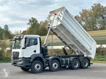 Camion benne MAN