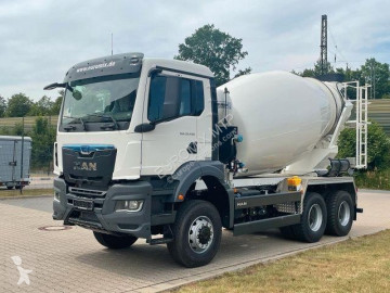 Camion béton MAN