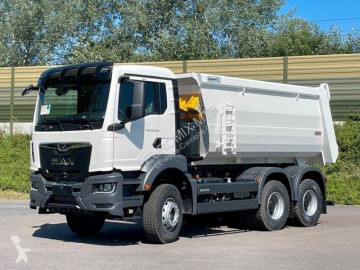 Camion benne MAN
