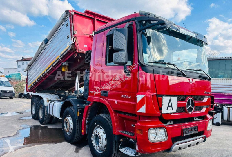 Kamion Mercedes 3244