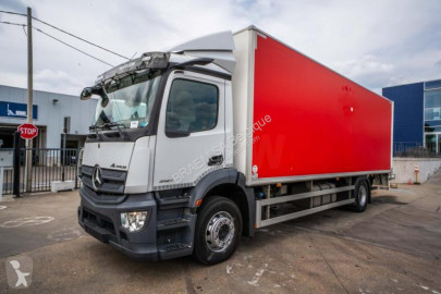Camion fourgon Mercedes