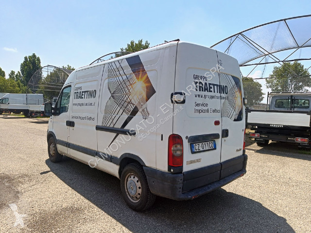 Veicolo commerciale Renault 12O