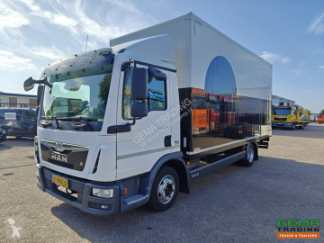 Camion fourgon MAN