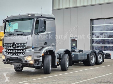 Camion plateau Mercedes neuf
