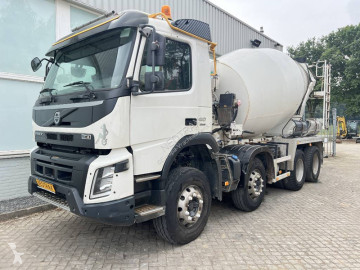 Camion béton toupie / Malaxeur Volvo