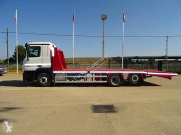 Camion porte engins Mercedes
