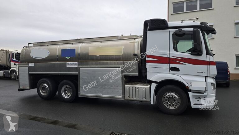 Camion Mercedes 2553 6x2 ISOLIERT