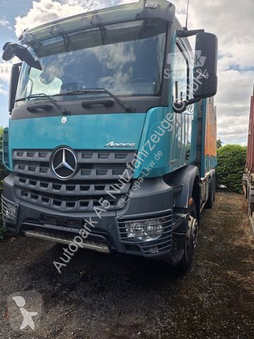 Camion grumier Mercedes