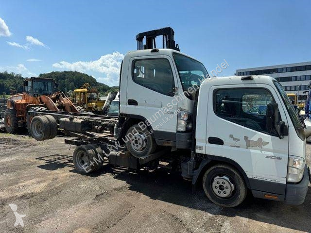 Camion Mitsubishi CANTER 3C15 FAHRGESTELL 3 X...