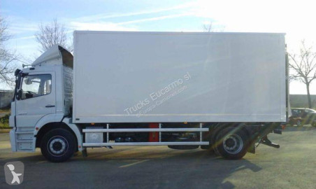 Camion fourgon Mercedes
