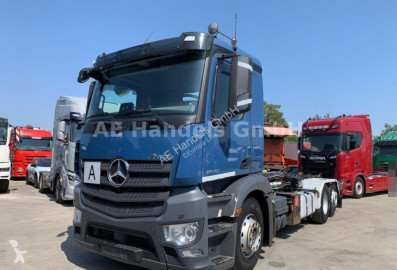Camion porte containers Mercedes