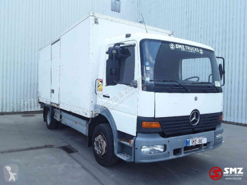 Camión furgón Mercedes