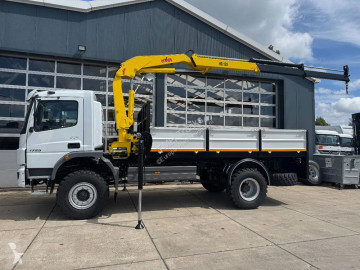 Camion plateau Mercedes neuf