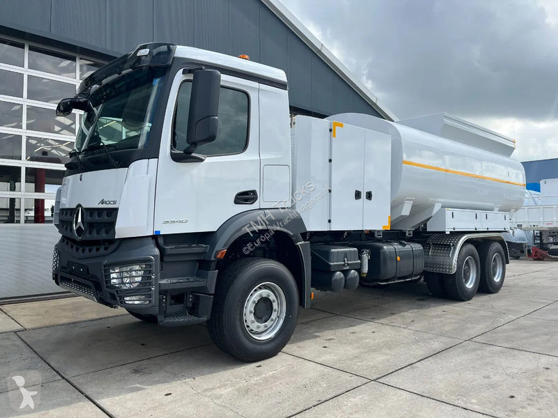 Camião Mercedes 3340 6x4 Water Tank Truck