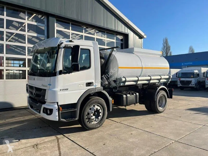 Camión Mercedes 1418 4x2 Fuel Tank Truck