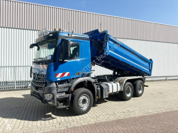 Camion tri-benne Mercedes