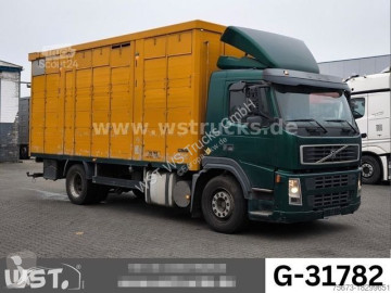 Camion bétaillère Volvo